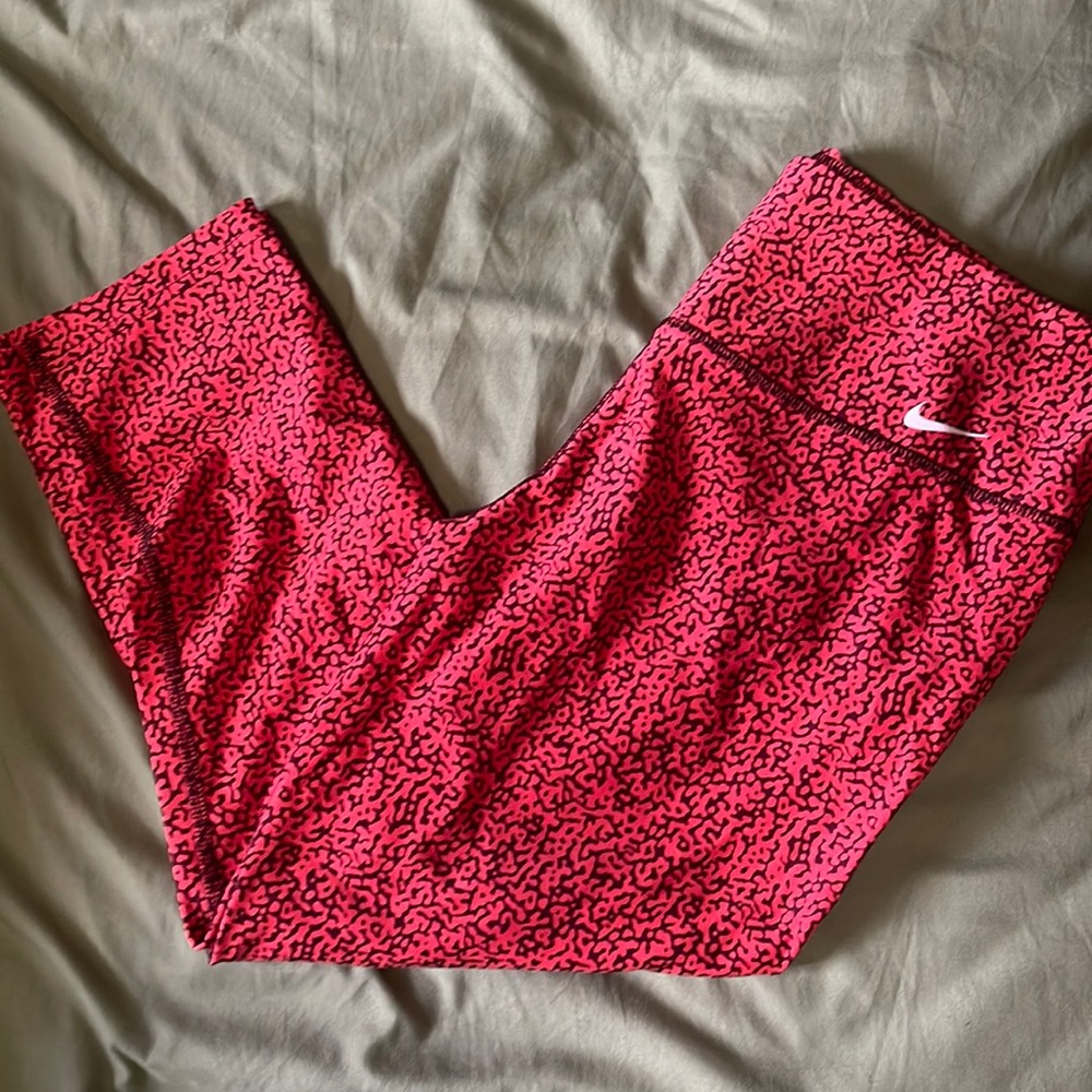 Nike Capri leggings. Size M.